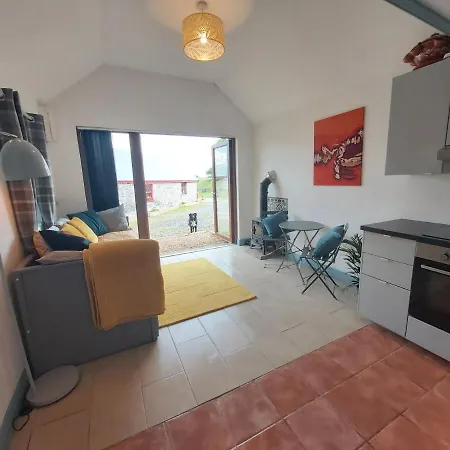 Charming 1-bed With Hot Tub & Sauna Vakantiehuis Manorhamilton