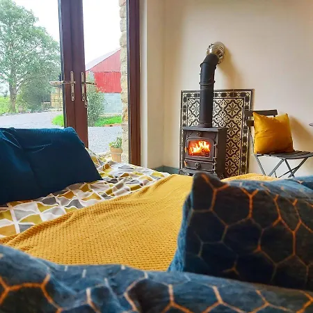 Charming 1-bed With Hot Tub & Sauna Manorhamilton