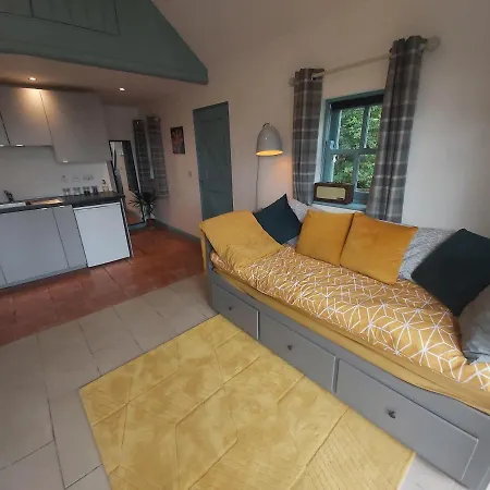 Charming 1-bed With Hot Tub & Sauna Vakantiehuis Manorhamilton