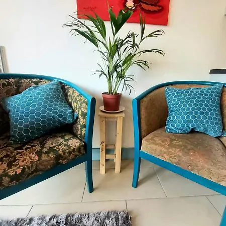 Charming 1-bed With Hot Tub & Sauna Vakantiehuis